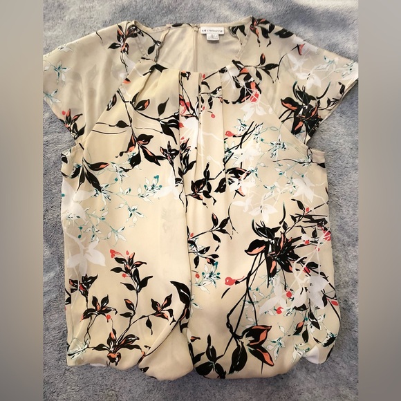 Liz Claiborne Beige Floral Blouse - Picture 1 of 7